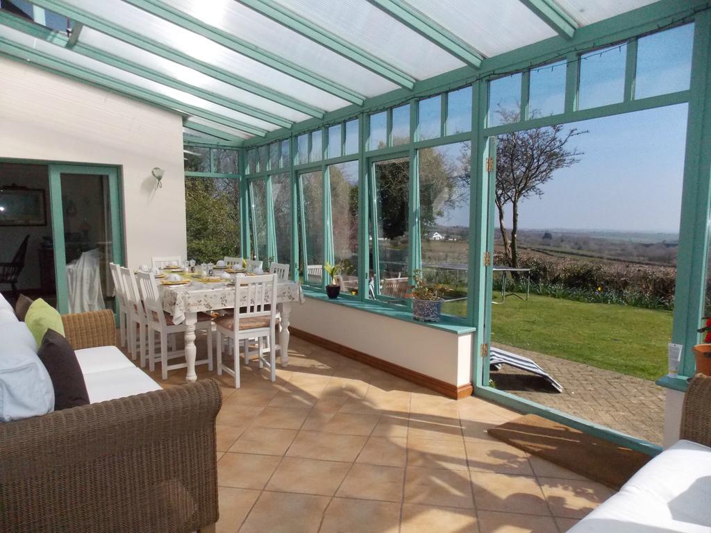 Trecarne House Bed & Breakfast Лискард Екстериор снимка