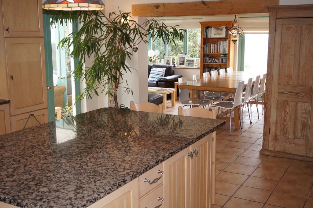Trecarne House Bed & Breakfast Лискард Екстериор снимка