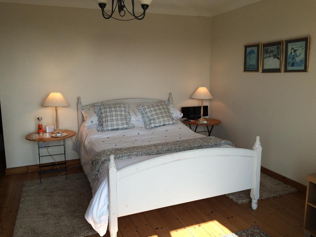 Trecarne House Bed & Breakfast Лискард Стая снимка