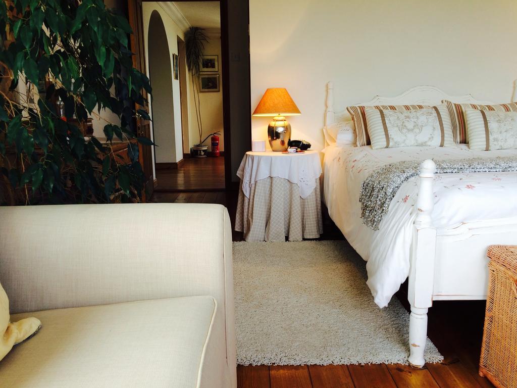 Trecarne House Bed & Breakfast Лискард Стая снимка