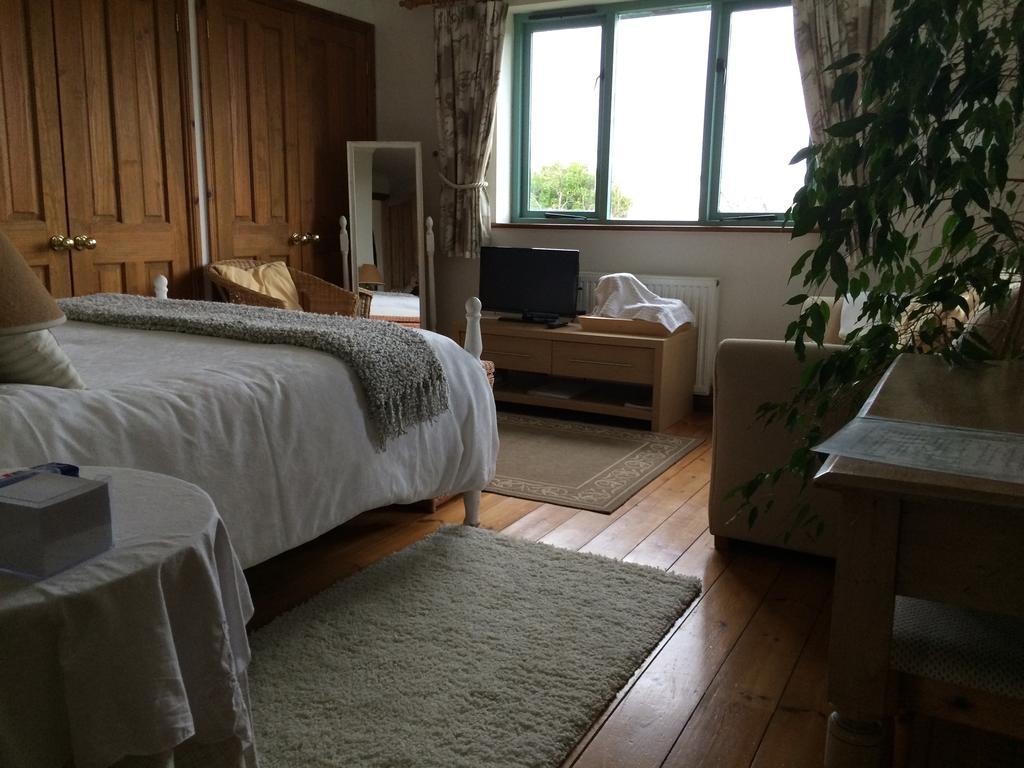 Trecarne House Bed & Breakfast Лискард Стая снимка