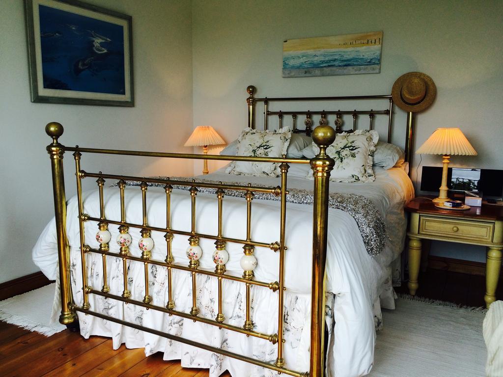 Trecarne House Bed & Breakfast Лискард Стая снимка