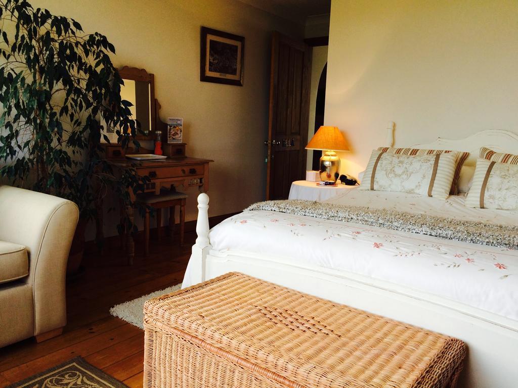 Trecarne House Bed & Breakfast Лискард Стая снимка