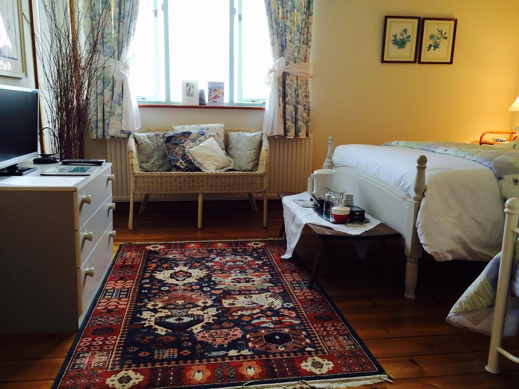 Trecarne House Bed & Breakfast Лискард Стая снимка