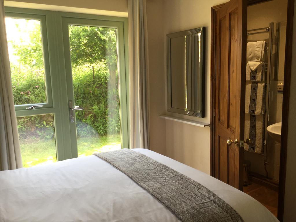 Trecarne House Bed & Breakfast Лискард Екстериор снимка